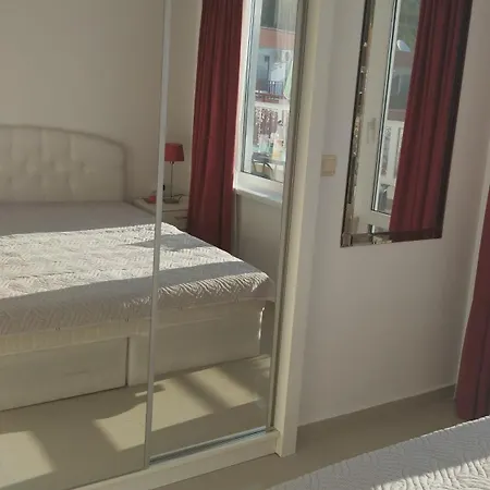 Yana Privilege Elinite Apartament *